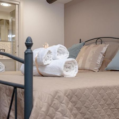 Casa Sofi Apartment เนเปิลส์ ภายนอก รูปภาพ