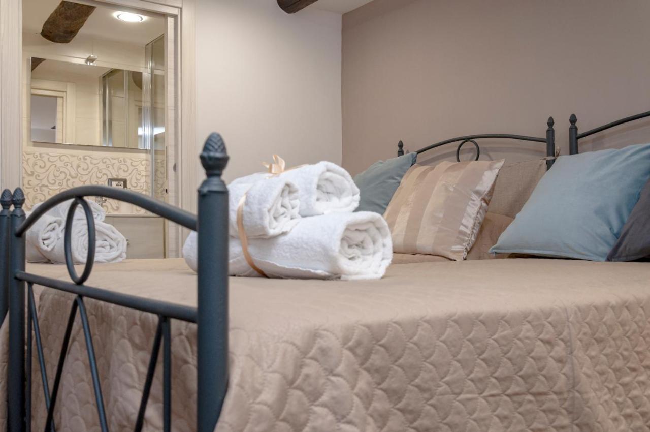 Casa Sofi Apartment เนเปิลส์ ภายนอก รูปภาพ