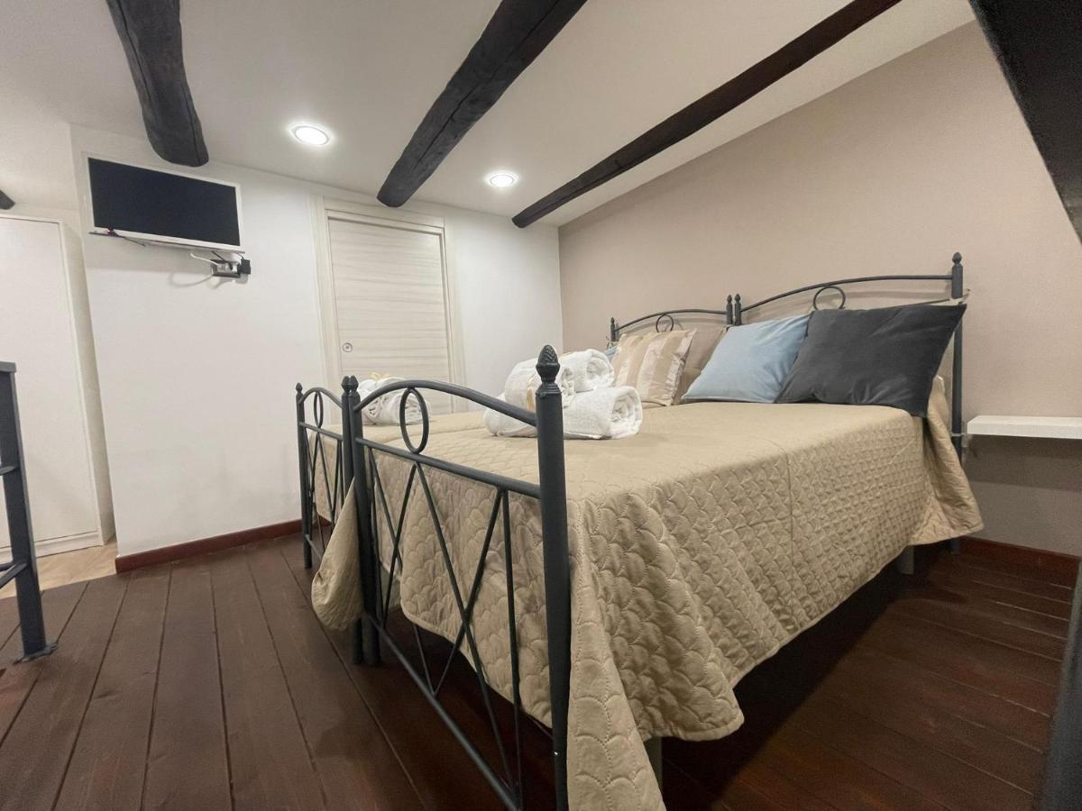 Casa Sofi Apartment เนเปิลส์ ภายนอก รูปภาพ